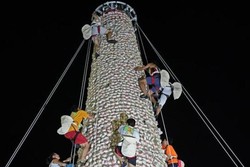 Festival Unik di Hong Kong, Ratusan Orang Berebut Bakpao