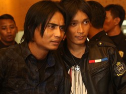 Jelang Manggung di LiveChatkustik, Setia Band Temui Penggemar