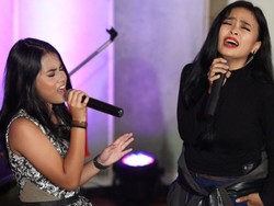 Kolaborasi Kotak dan Hanin Tutup LIVECHATKustik Bulan Ini