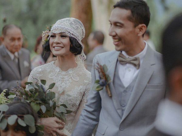 Romantisnya Pernikahan Andien di Hutan Pinus