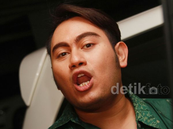 Nassar Cuek Disebut Banci