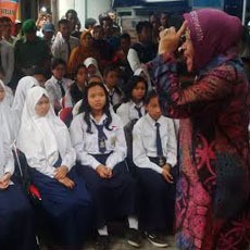 Wali Kota Risma Beri Motivasi Pelajar agar Tekun Belajar