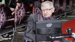 TrenSosial: Kata Stephen Hawking, Zayn Malik Kemungkinan Masih di 1D