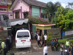 Tiba di Persemayaman, Jenazah Okwudili Oyatanze Disambut Lagu Ciptaannya