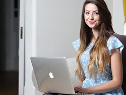 Pernah Gunakan Jasa Ghostwriters, Zoella Siapkan Girl Online 2