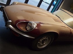 Tebak Berapa Harga Jaguar E-Type Tahun 1973 Ini?