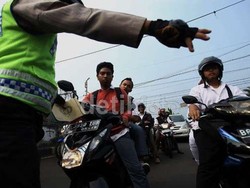 Saat Naik Motor, Pelajar Diajak untuk Selalu Pakai Helm