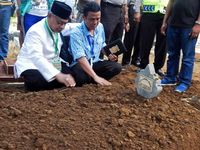 Jenazah Zainal Abidin Dimakamkan
