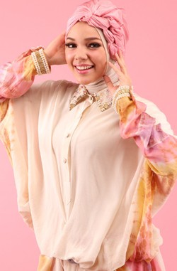 Seperti Felixia Yeap, 5 Aktris Indonesia Ini Stop Seksi dan Berhijab