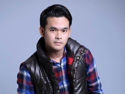 Mantap Jadi Solois, Ryan Tedja Rilis Ruang Kosong