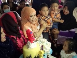 Muzdhalifah Tak Pernah Menjelekkan Nassar