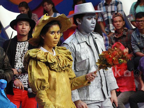 Syahnaz dan Billy Berubah Jadi Manusia Emas dan Perak