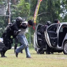 BNPT dan Petugas Gabungan Gelar Simulasi Tangkal Teroris