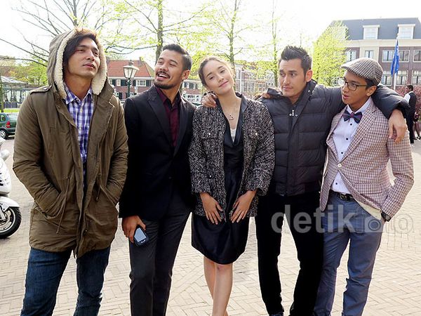 Keseruan Tatjana Saphira dan 4 Pria Tampan Syuting Film di Belanda