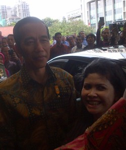 Datang ke Acara Musrenbangnas, Jokowi Kebanjiran Foto Selfie