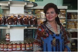 Christine Hakim Mereguk Sukses Dari Gurih Pedas Keripik Balado