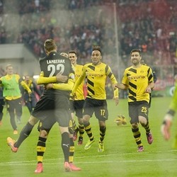 Dortmund Singkirkan Bayern Lewat Adu Penalti