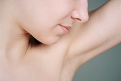 Sedih? Obatnya Endus Bau Keringat Orang yang Sedang Bahagia