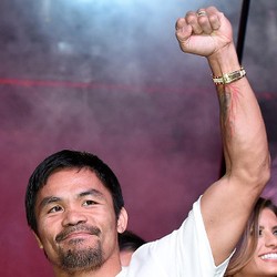 Pacquiao: Mayweather Akan Dapatkan Kekalahan Pertamanya