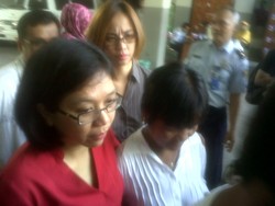 Dijenguk Keluarga, Mary Jane Ceria dan Kangen-kangenan