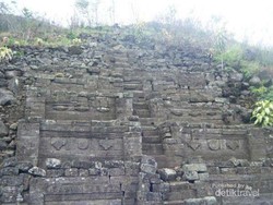 Menguak Misteri Hamparan Candi di Gunung Penanggungan