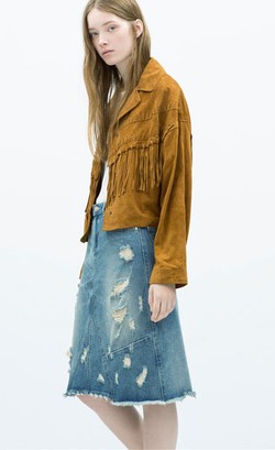 Editors Choice: Bergaya Retro dengan 5 Variasi Rok Denim