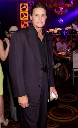 Mengaku Jadi Wanita, Bruce Jenner Kini Lebih Suka Pakai High Heels