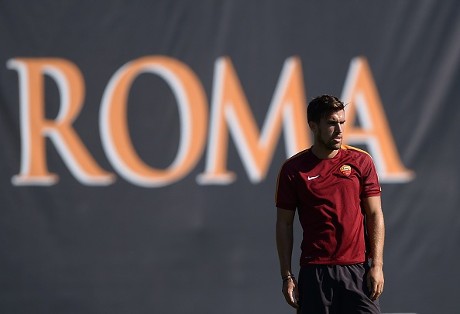 Apa Kabar Strootman?