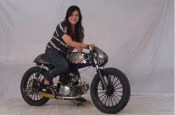 Modifikator Perempuan Eksis di Honda Modif Contest 2015