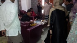 Pengacara: Penyidik Polri Ambil Beberapa Surat Novel, Ada yang Berlogo KPK