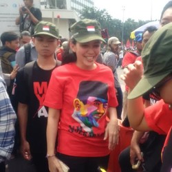 Rayakan May Day Bersama Buruh, Rieke Long March dari HI ke Istana