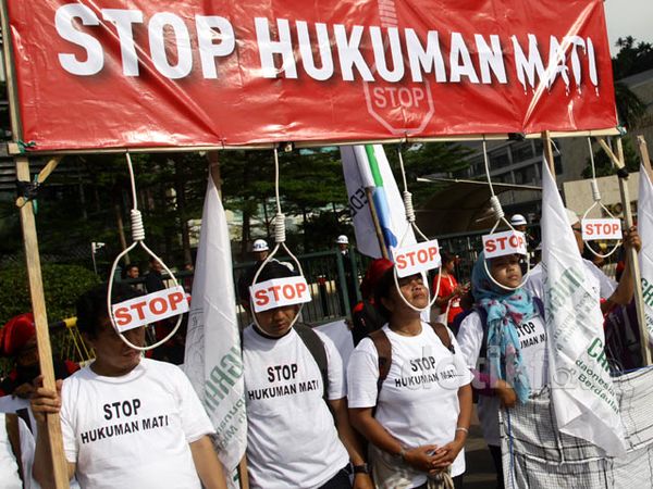 Buruh Padati Bundaran HI