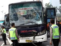 Ini Dia Penampakan Kerusakan Bus Buruh