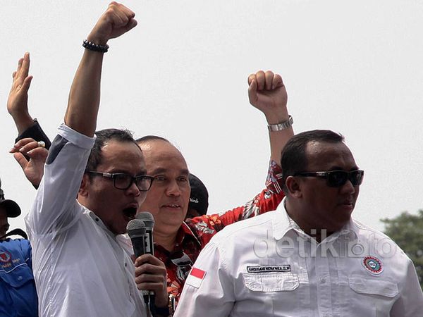 Menteri Hanif Rayakan May Day Bersama Buruh