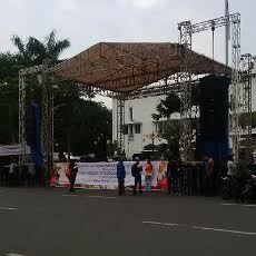 Buruh Mulai Bergerak Menuju Kantor Gubernur Jatim