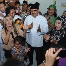 Tri Utami dan Mel Shandy Hibur Pasien Anak-anak