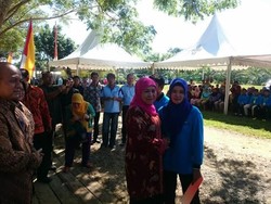 Kunjungi Jalur Perbatasan RI-Malaysia, Mensos: Rumput Tetangga Lebih Hijau