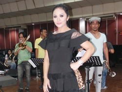 Krisdayanti Siapkan Bintang Tamu Super Kejutan di Konser TRAYA