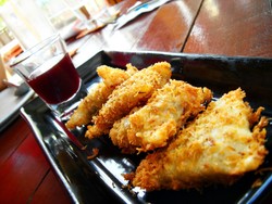 Ini 4 Tahapan Bikin Pisang Goreng Bertabur Kelapa a la Thailand