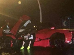 Minim Pengalaman Berkendara, Remaja Ini Hancurkan Supercar Terganas Ferrari