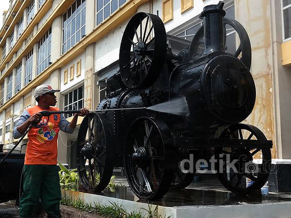 Persiapan Jelang Pembukaan Museum Surabaya