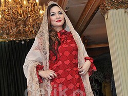 Sukses! Nia Daniaty Persembahkan Konser Gelas Gelas Kaca untuk Rinto Harahap
