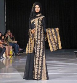Batik Minangkabau di Tangan Desainer, dari Ade Listiani Hingga Dian Pelangi