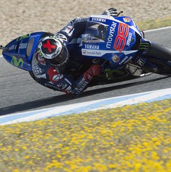 Balapan Tanpa Greget, Lorenzo Raih Kemenangan Pertama