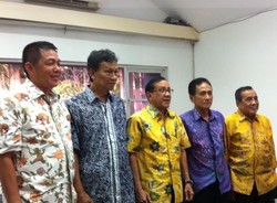Surati Ical dan Agung, Akbar Desak Munaslub Golkar Bulan Ini