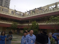 Cek SMPN 65 Jakarta yang Terbakar, Ahok: Jangan Pakai Atap Kayu Lagi