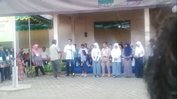 Serahkan KIS ke Warga Sleman, Jokowi: Kalau Pelayanannya Buruk, Laporkan!