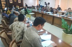 Fadli Zon Pimpin Rapat KPU-DPR Bahas Nasib Golkar dan PPP di Pilkada