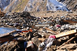 Seminggu Tertimbun Reruntuhan, Kakek 101 Tahun di Nepal Ditemukan Selamat