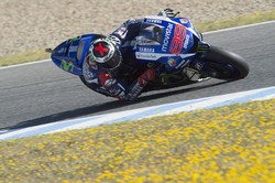 Balapan Tanpa Greget, Lorenzo Raih Kemenangan Pertama